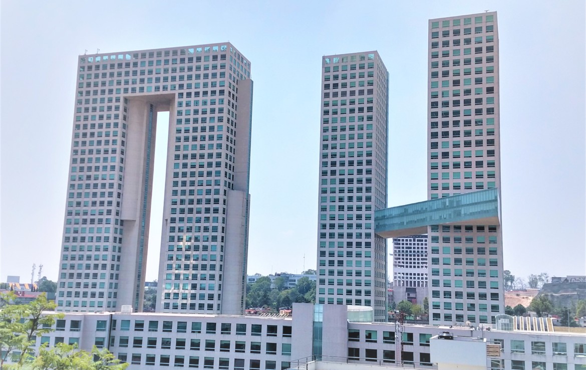 Arcos Bosques II Phillip Johnson